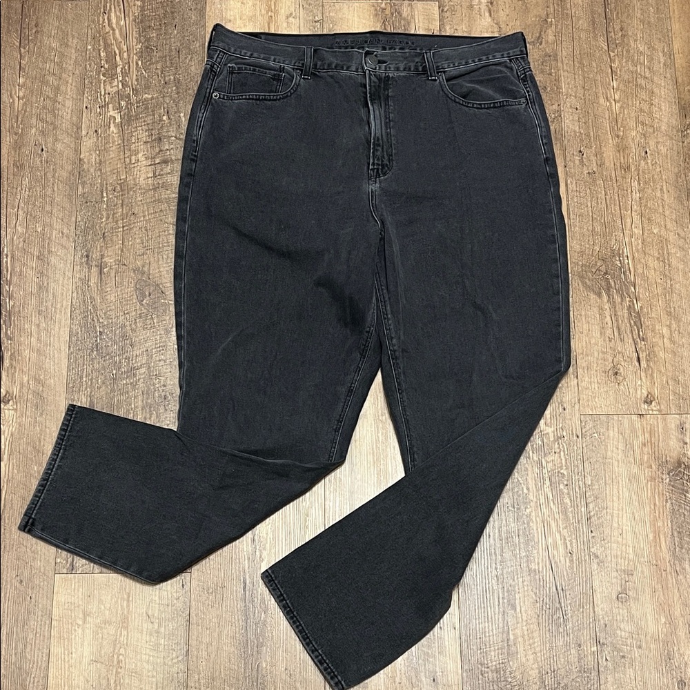 American Eagle 🦅 Distressed Black Mom Jeans - Size 18 Long